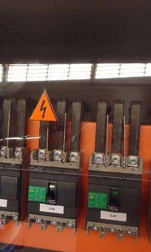 Quadro de distribuição industrial Quadro de distribuição industrial